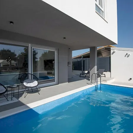 Pool Pomalo Vodice