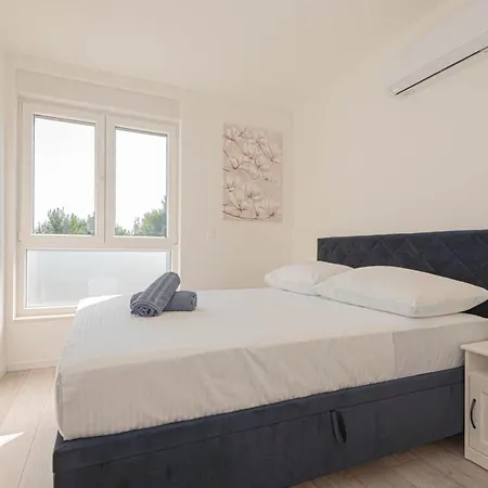 Villa Pool Pomalo Vodice
