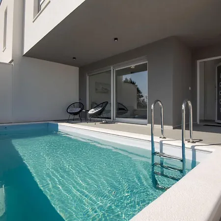 Pool Pomalo